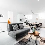 Parkside Boutique Apartman *